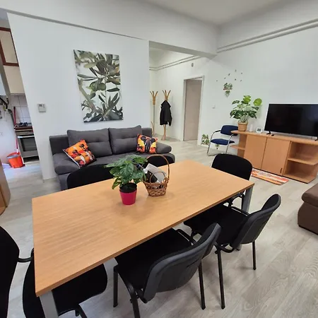 Safari Apartment *